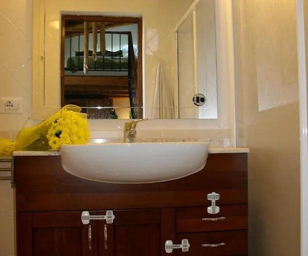 Attico Con Terrazza Santa Cecilia Apartman *