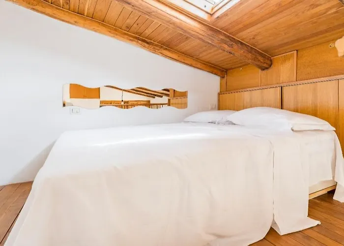 Attico Con Terrazza Santa Cecilia Róma